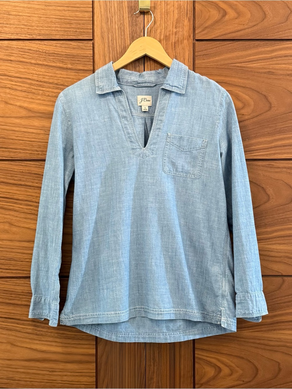 J. Crew Chambray Blue Top V-Neck Johnny Collar Classic Preppy Top Women's Small